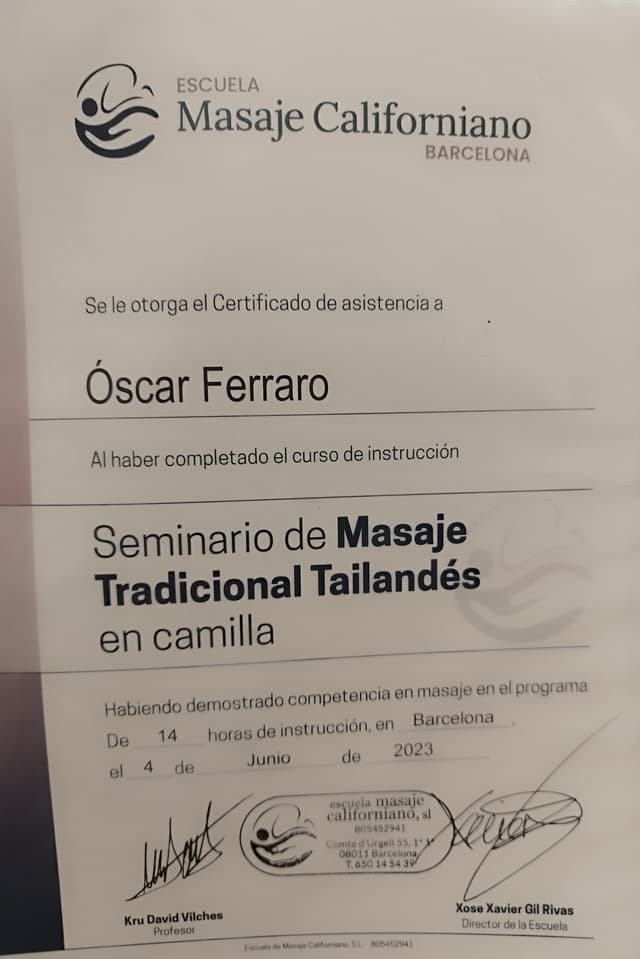 Certificado profesional de masaje tailandés - Oscar Ferraro, masajista en Paraguay