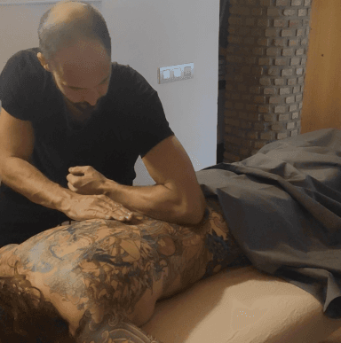 Masaje deep tissue en Paraguay - Alivia tensiones musculares profundas y nudos